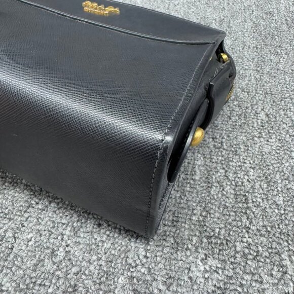 Prada Leather Shoulder Bag 650-053125 - Picture 8 of 15